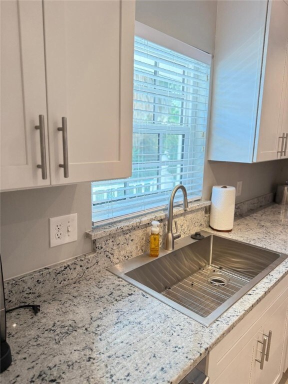 900 Jasmine Ln unit 6B, Vero Beach, FL 32963 - photo 2