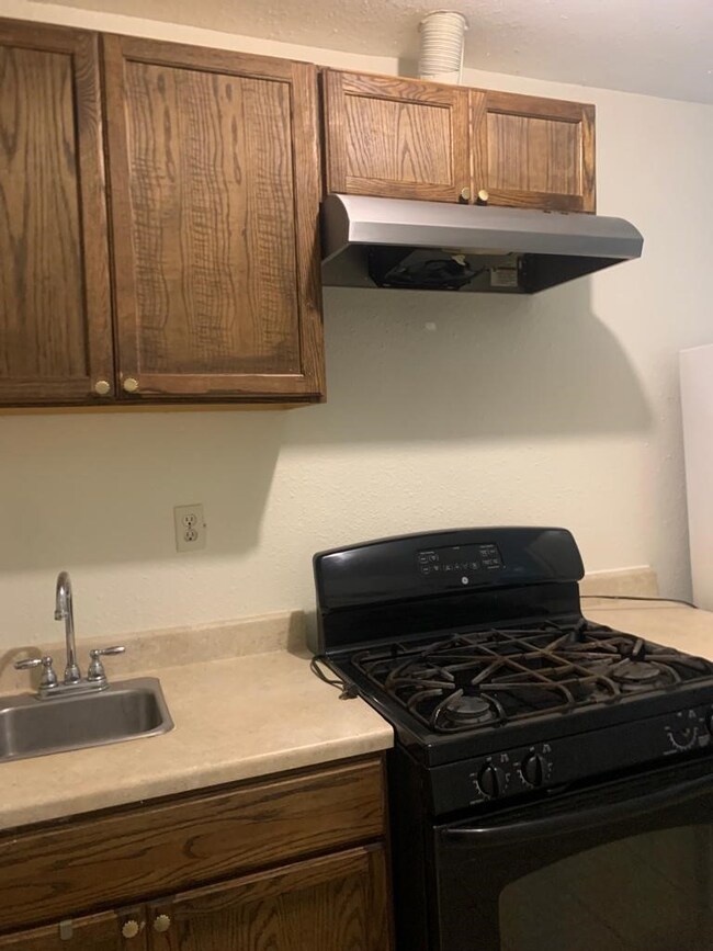 1822 Lone Oak Rd unit B, Houston, TX 77093 - photo 6