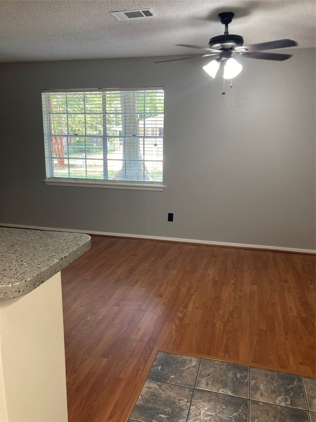 754 Dezso Dr, Alvin, TX 77511 - photo 5