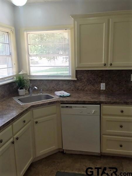 703 E Barbara St, Tyler, TX 75701 - photo 2