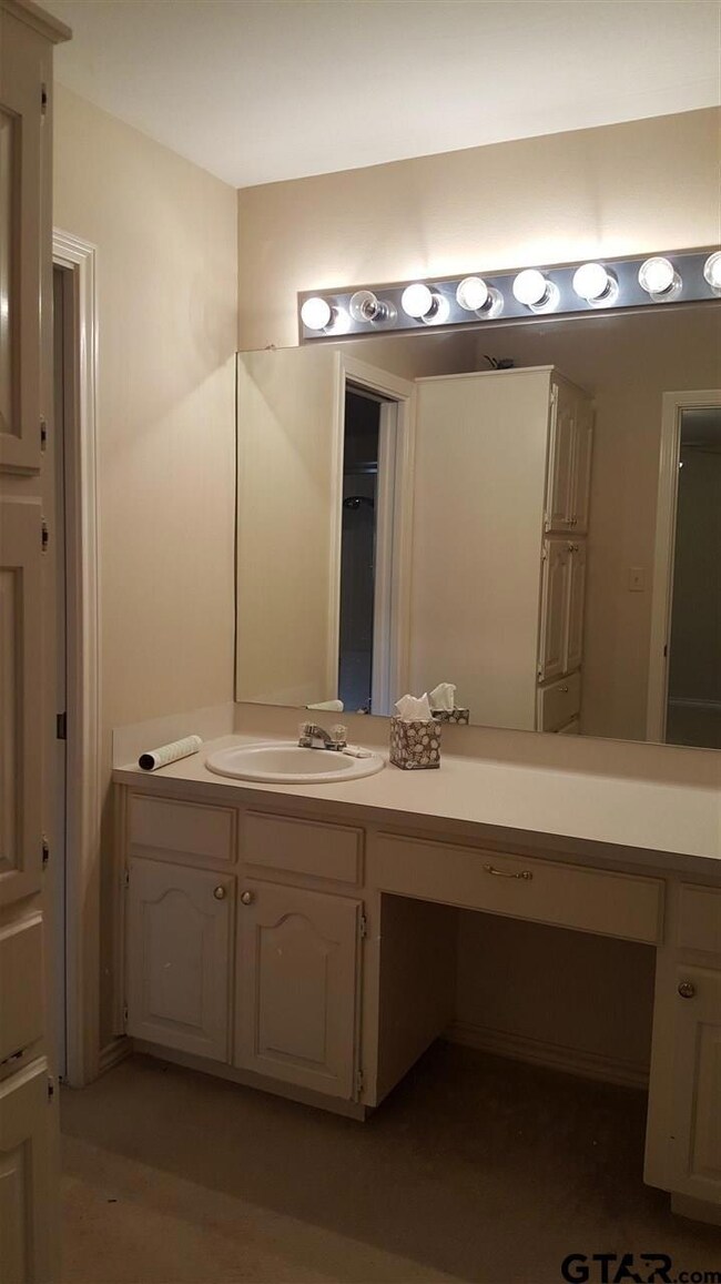 317 317 Amberwood, Tyler, TX 75701 - photo 5