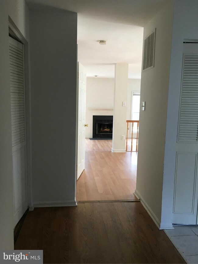 20001 Apperson Place, Germantown, MD 20876 - photo 2