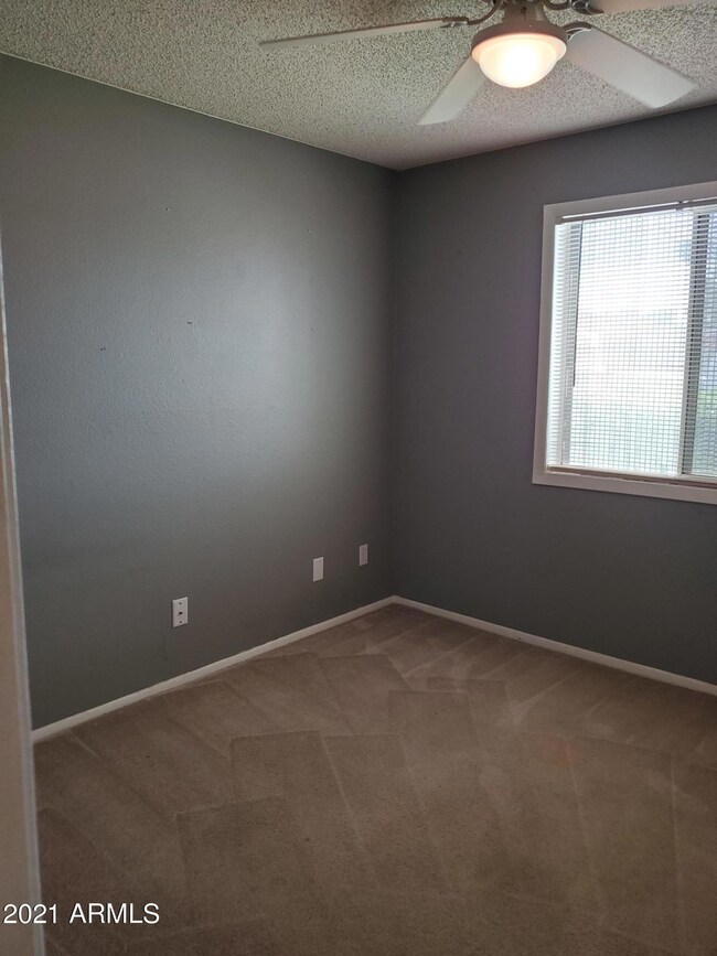 12028 N 41st Dr, Phoenix, AZ 85029 - photo 7