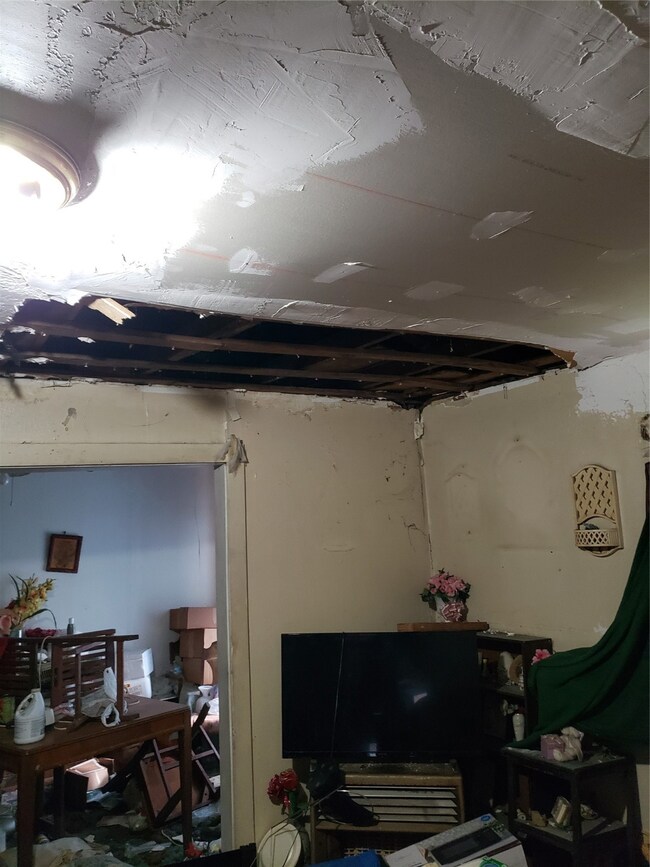 3127 Coal St, Houston, TX 77026 - photo 6