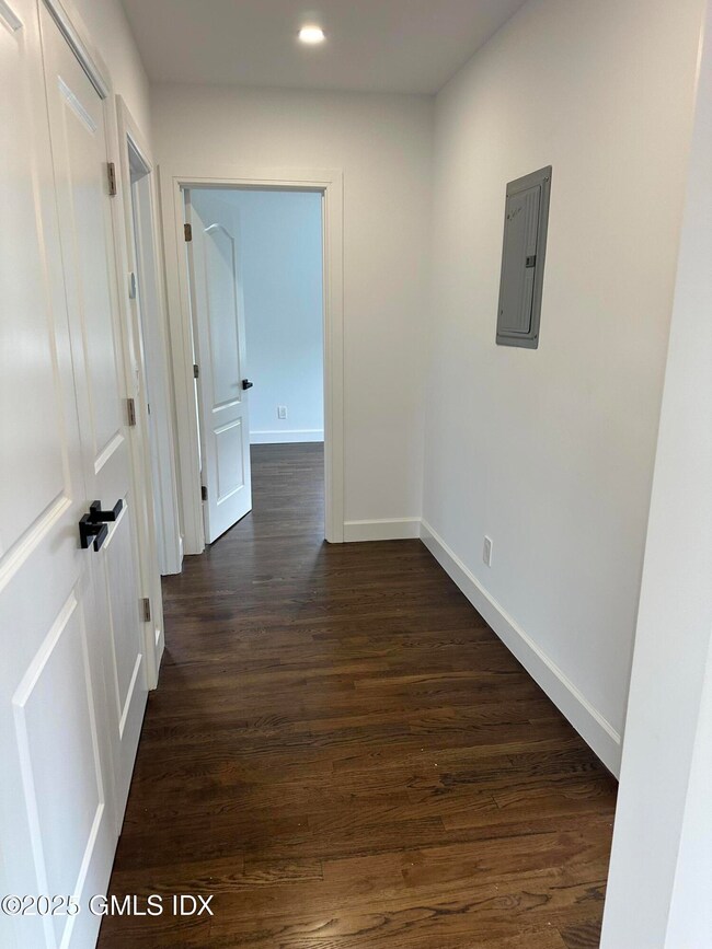 69 Cos Cob Ave unit 2nd Floor, Cos Cob, CT 06807 - photo 7