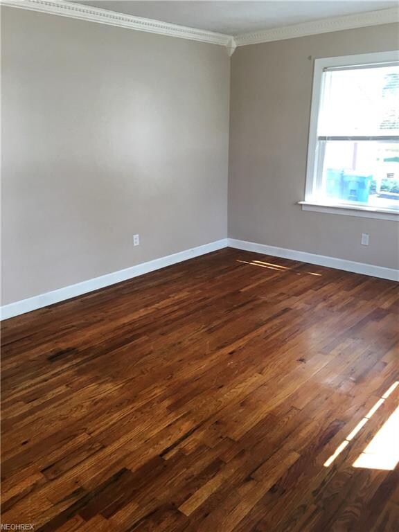 2567 E 38th St, Lorain, OH 44055 - photo 7