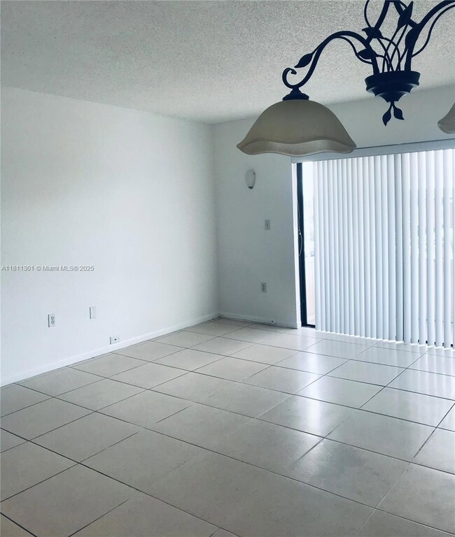 17600 NW 68th Ave unit B3006, Hialeah, FL 33015 - photo 4