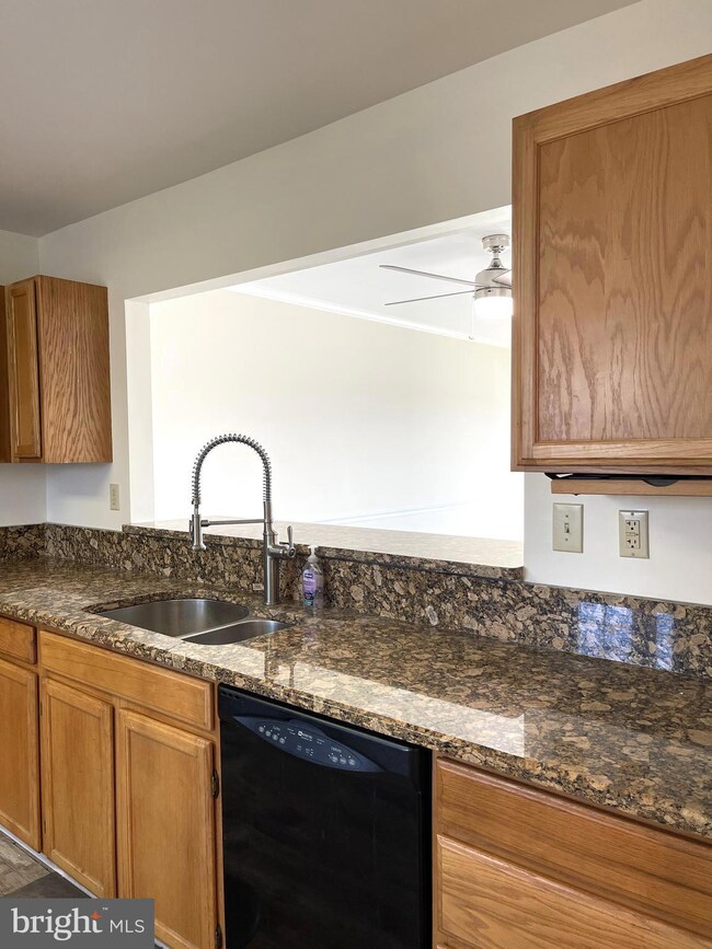 117 Lynnhaven Ct, Colonial Beach, VA 22443 - photo 3