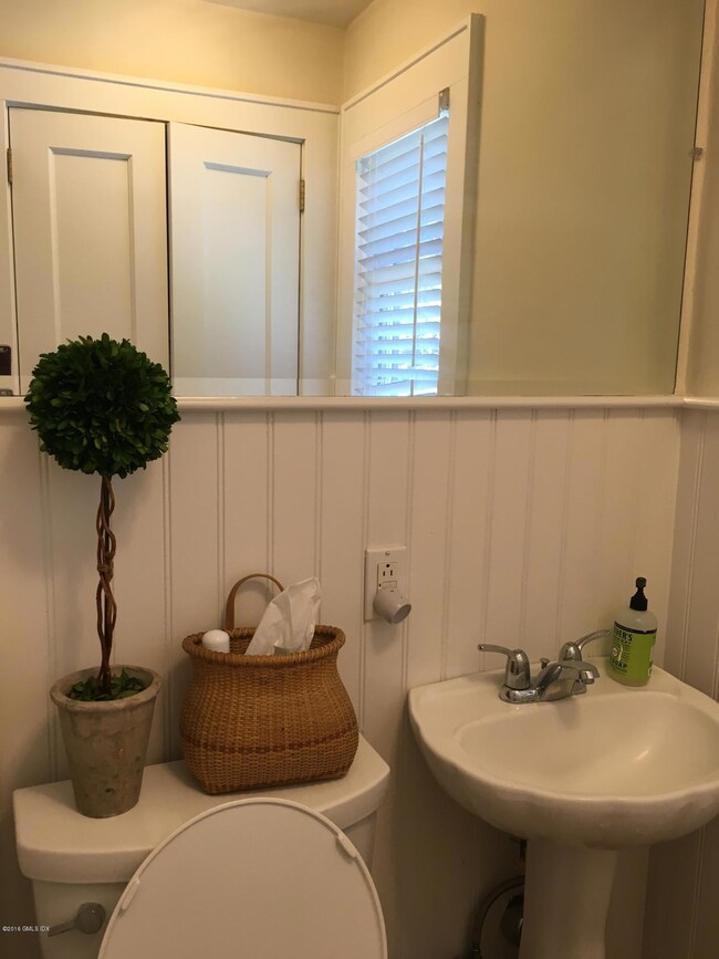 19 Salem St unit 1, Cos Cob, CT 06807 - photo 5