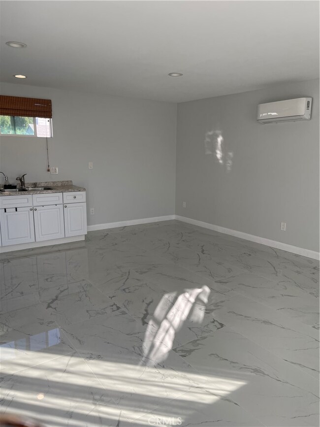 10310 Montgomery Ave, Los Angeles, CA 91344 - photo 5