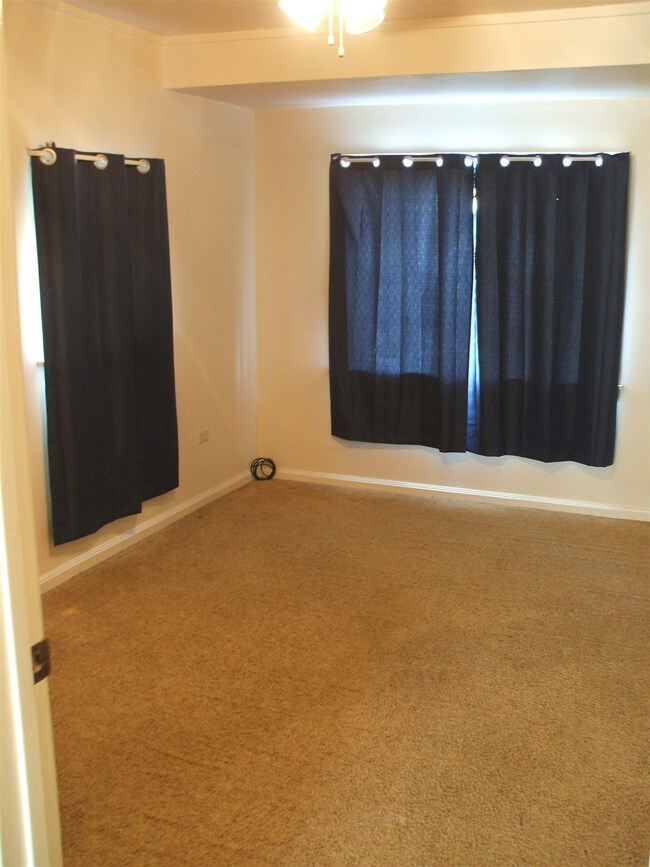 911 W Votaw St, Portland, IN 47371 - photo 3