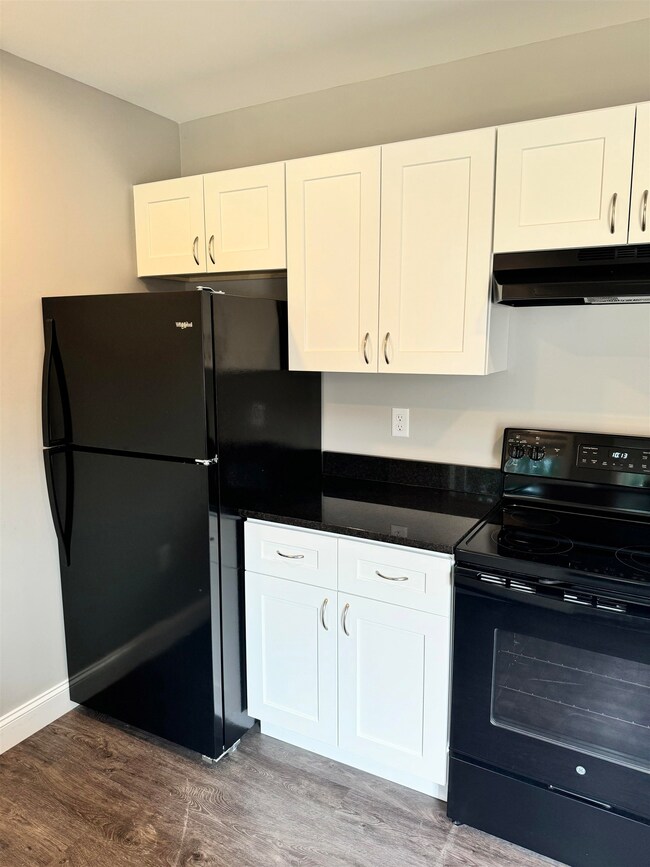 50 Monarch Way unit 102, Portsmouth, NH 03801 - photo 2
