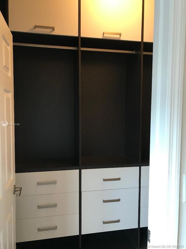 7026 NW 103rd Path, Doral, FL 33178 - photo 5