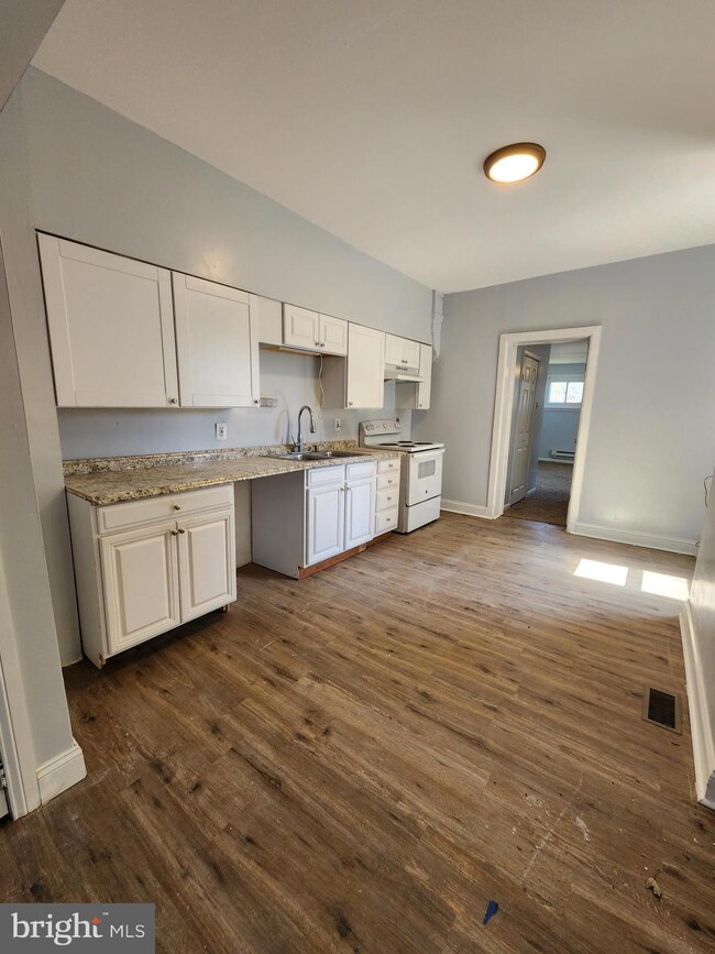 223 Hamilton Ave, Darby, PA 19023 - photo 5