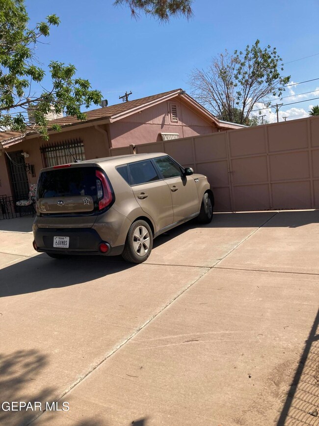7880 Trimona Way, El Paso, TX 79915 - photo 2