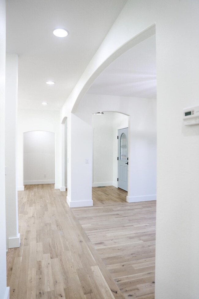 610 N Rockingham Ave, Nixa, MO 65714 - photo 6