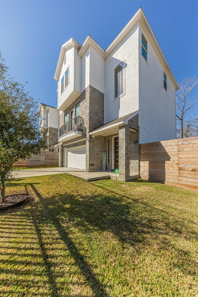 7819 De Priest St, Houston, TX 77088 - photo 5