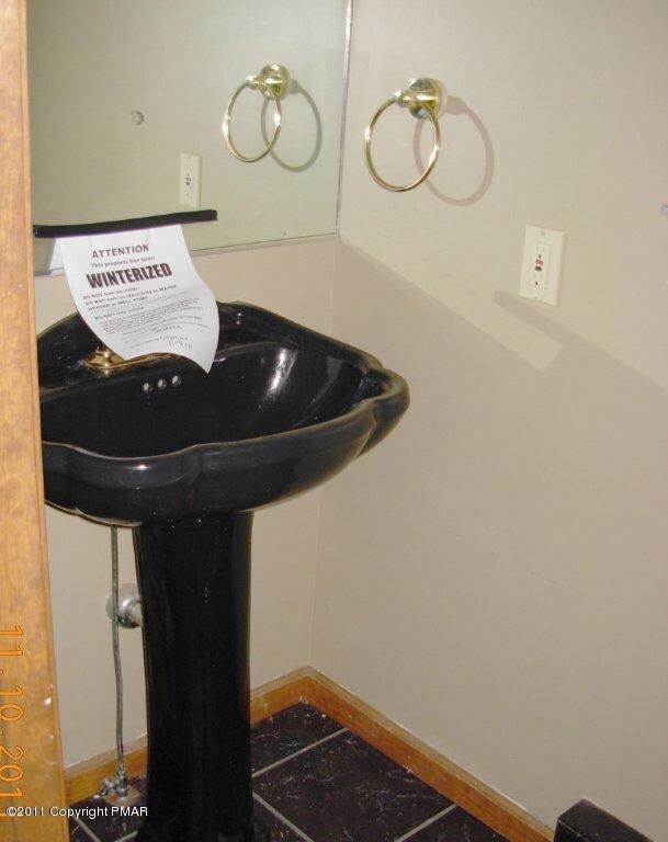 1470 Pine Ridge Dr W, Pine Ridge, PA 18324 - photo 3