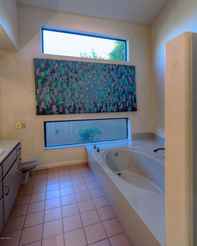 MLS 10447 Master Bath (2)