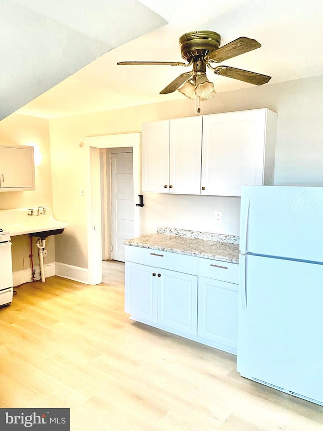 420 Heulings Ave unit 3RD FL, Riverside, NJ 08075 - photo 5