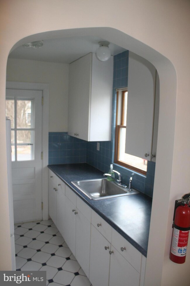 1009 Parkside Ave unit 1, Ewing, NJ 08618 - photo 3