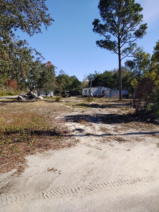 1014 NE 1st St, Carrabelle, FL 32322 - photo 2