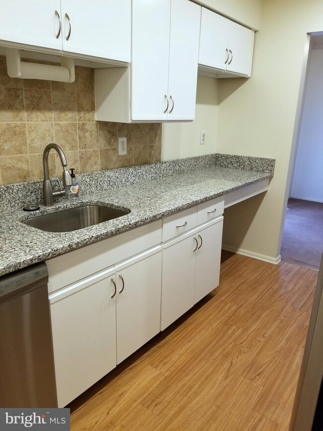 508B Cypress Point Cir, Mount Laurel, NJ 08054 - photo 4