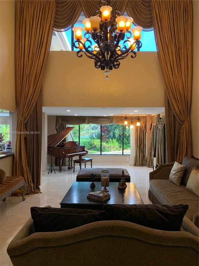 10710 SW 40th Manor, Davie, FL 33328 - photo 4