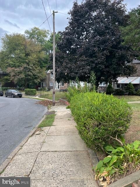 1020 Windsor Rd, Darby, PA 19023 - photo 2