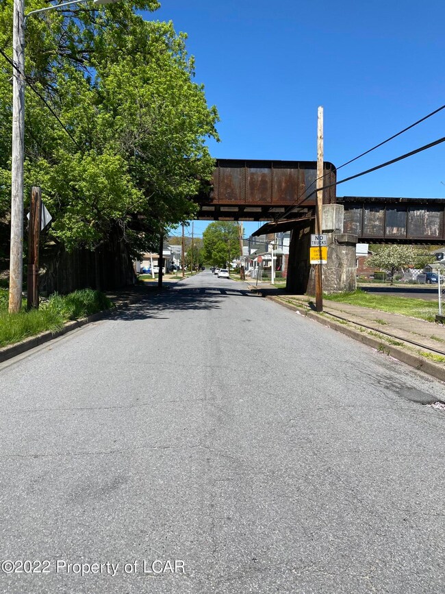 58 Dagobert St, Wilkes Barre, PA 18702 - photo 3