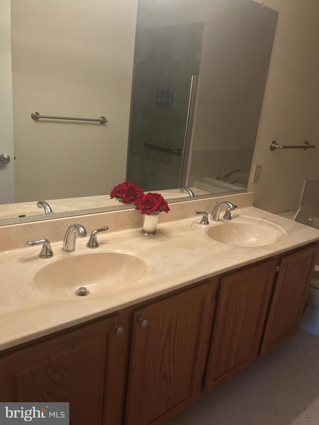 15658 William Bayliss Ct, Woodbridge, VA 22191 - photo 7