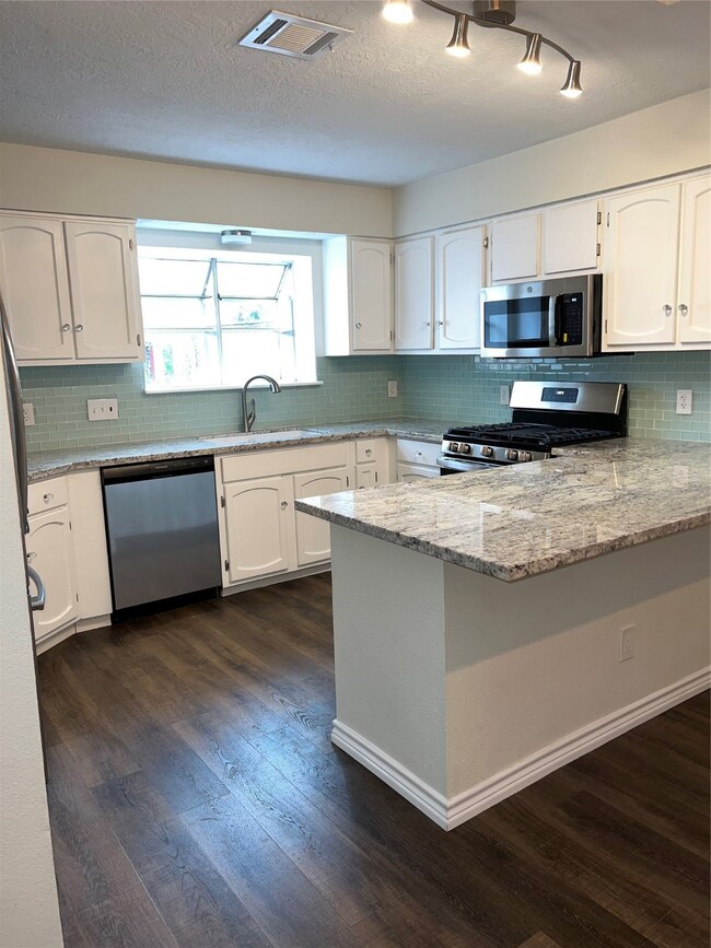 5022 Spruce Forest Dr, Houston, TX 77091 - photo 3