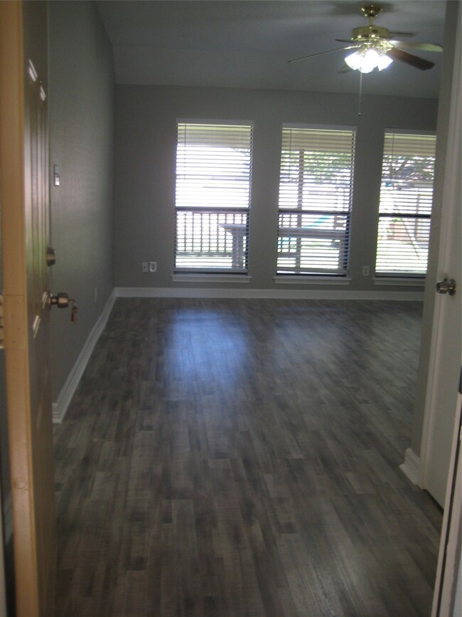 3075 County Road 855c, Alvin, TX 77511 - photo 3