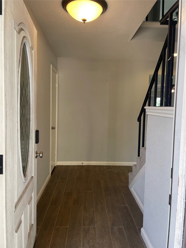 7838 Challie Ln, Houston, TX 77088 - photo 4