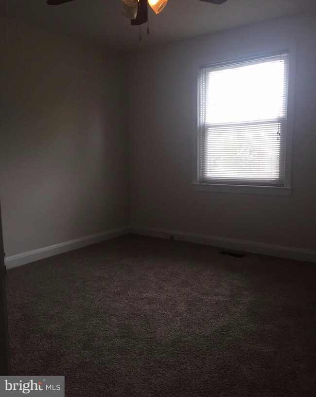 1320 Dartmouth Ave, Parkville, MD 21234 - photo 4