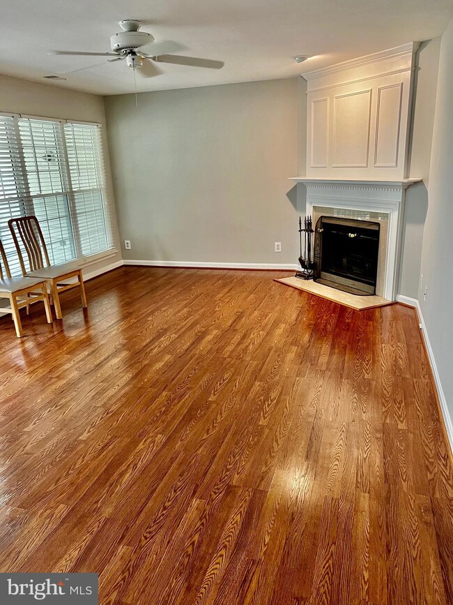 11188 Rienzi Place unit 203, Manassas, VA 20109 - photo 2