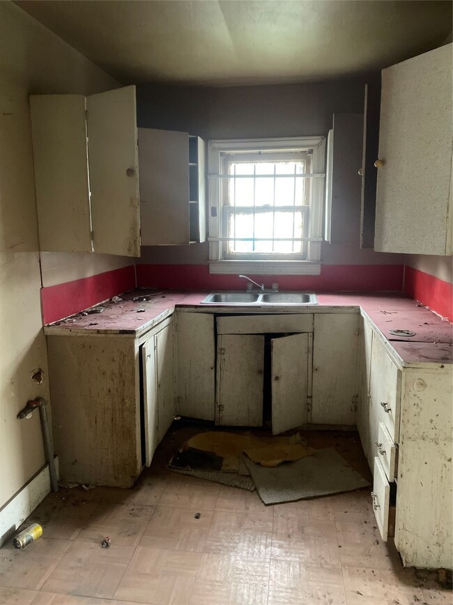 4009 Linder St, Houston, TX 77026 - photo 7