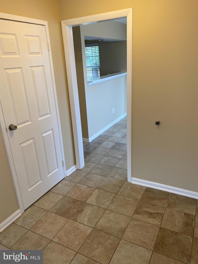 9629 Hagel Cir unit 26/A, Lorton, VA 22079 - photo 4