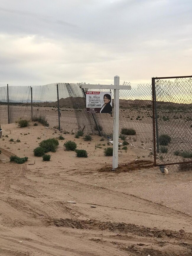 Partial fence in front