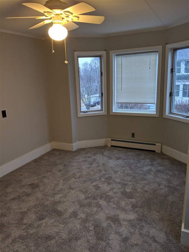 28 Myrtle St, Somersworth, NH 03878 - photo 5