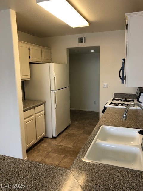 10103 Tumbling Tree St, Las Vegas, NV 89183 - photo 6