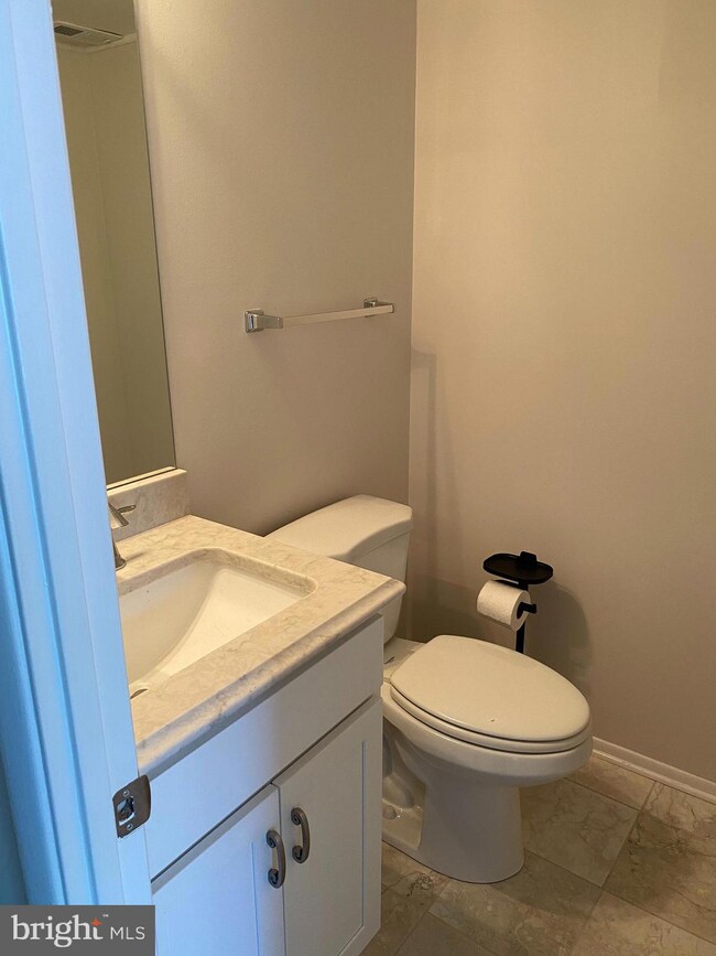 15022 Haslemere Ct, Silver Spring, MD 20906 - photo 6