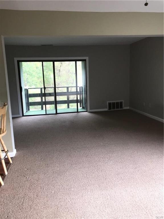 1547 Creekside Rd unit B43, Whitehall, PA 18052 - photo 3