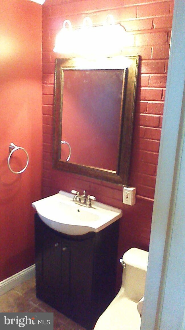 314 N Massanutten St, Strasburg, VA 22657 - photo 7