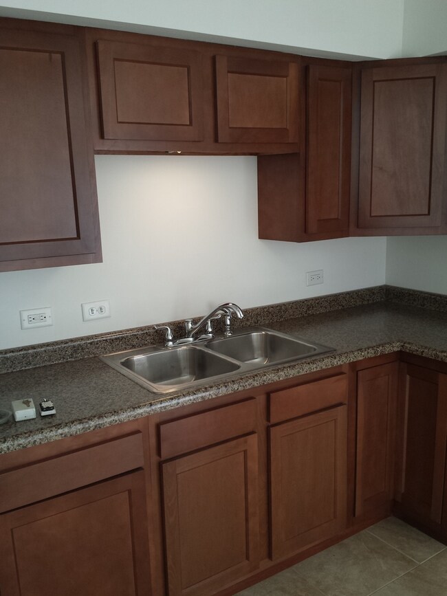 949 N York St, Elmhurst, IL 60126 - photo 3