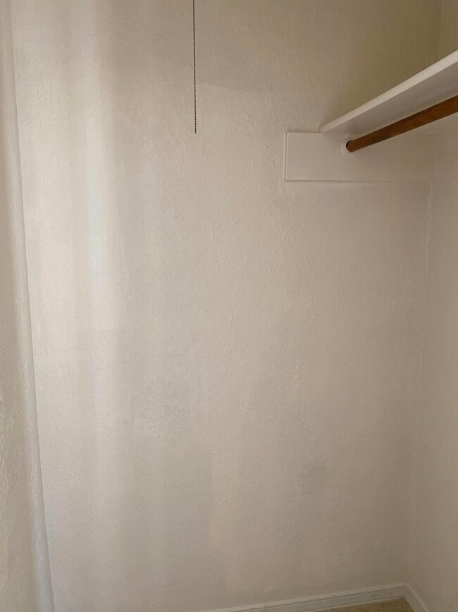 386 Mccune Rd unit Side Apt, El Paso, TX 79915 - photo 5