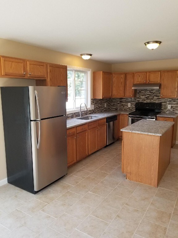 54 Agnes St unit 1, Springfield, MA 01118 - photo 3