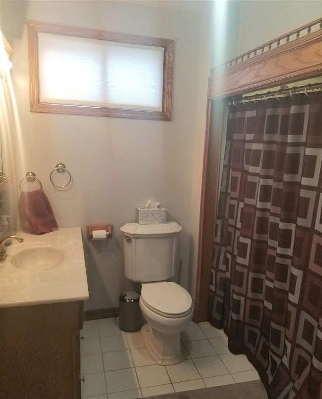 1149 Byron Ave, Waterloo, IA 50702 - photo 5