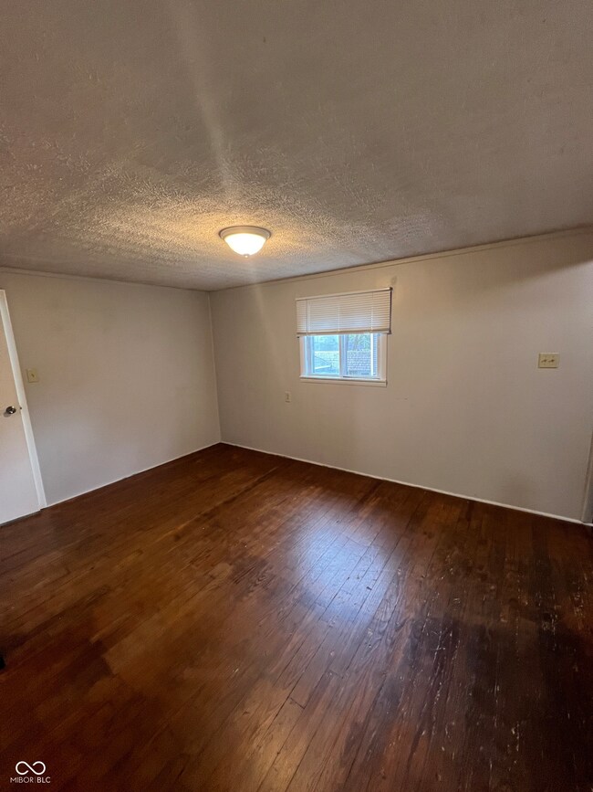 309 2nd St, Covington, IN 47932 - photo 5