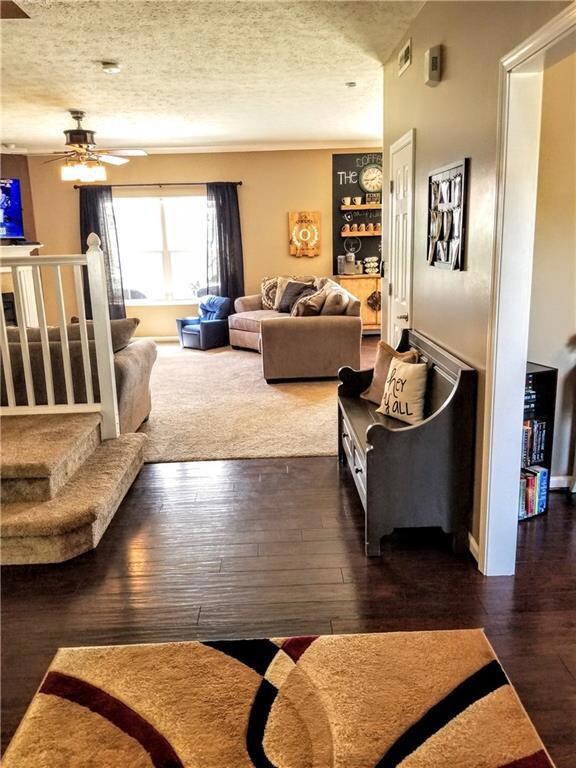 12271 Quarterback Ln, Fishers, IN 46037 - photo 5